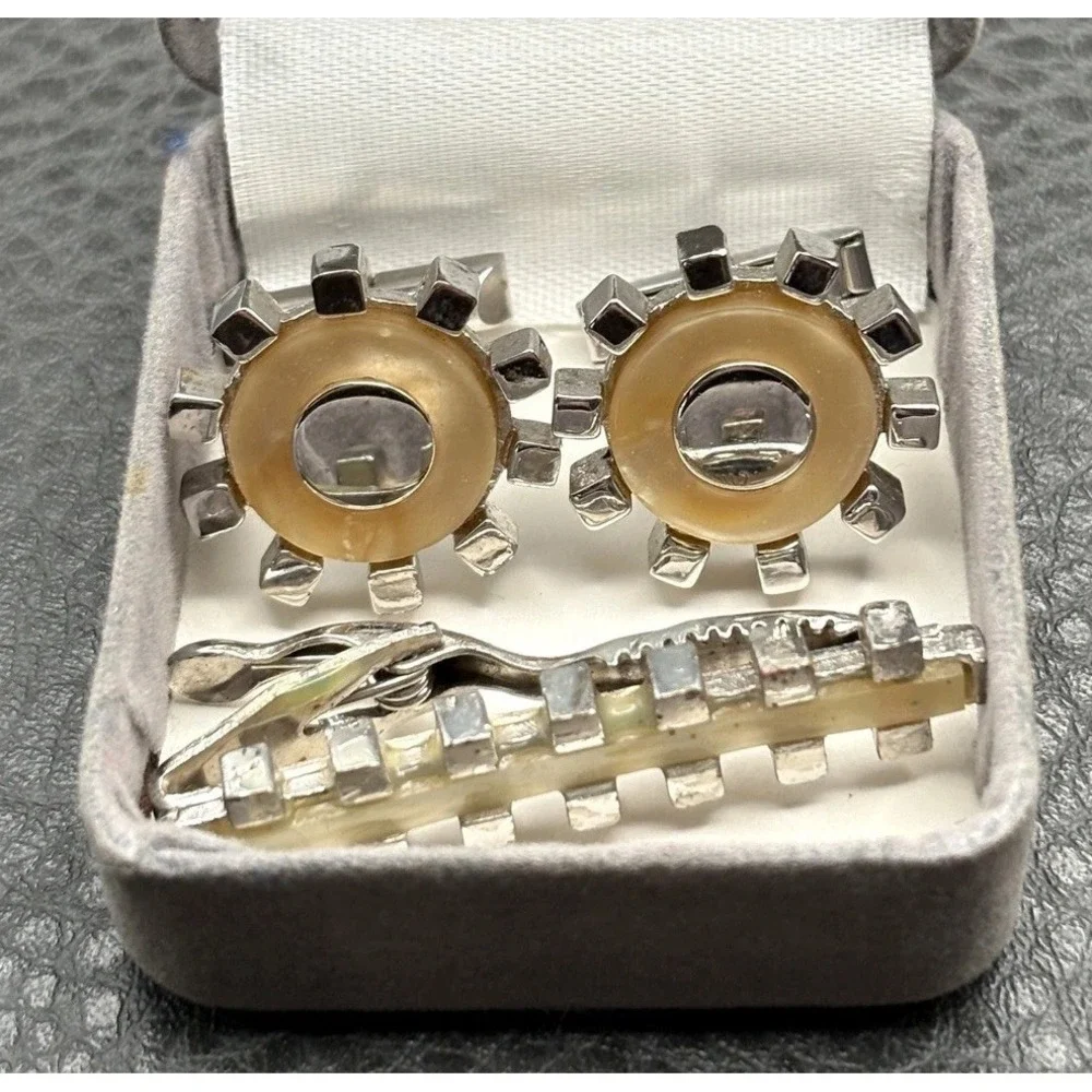 Vintage Swank Cog Sunburst Honey Color Inlay Silver Tone Cufflinks Tie Clip Set